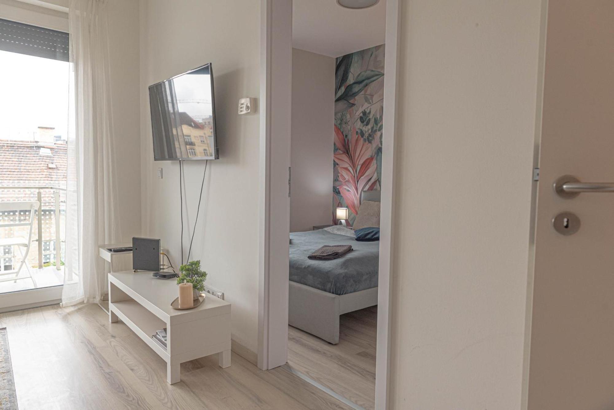 Dob36 Apartment With Free Private Parking And Balcony 布达佩斯 外观 照片